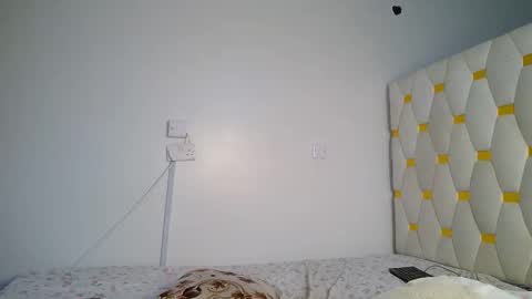Snapshot of its_metney chatting on 05/15/26, 02:51 Metney online show from 05/15/26, 02:51