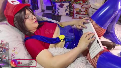 Fansly and Instagram Its vero   online show from 12/21/25, 08:21