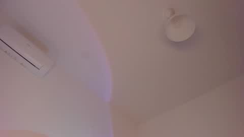 Isabella online show from 12/02/25, 10:53