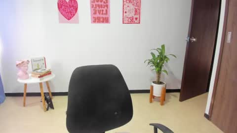 Snapshot of itscamill chatting on 07/12/26, 07:38 camill online show from 07/12/26, 07:38