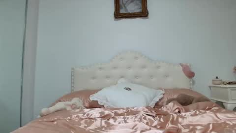 Snapshot of itschanelxx chatting on 02/09/25, 10:20 itschanelxx online show from 02/09/25, 10:20