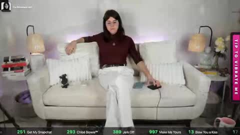 itschloelaurent online show from 05/25/26, 03:45