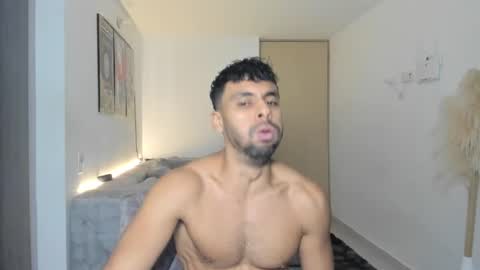 Snapshot of itsgeo1111 chatting on 10/11/25, 02:11 CALL ME GEO online show from 10/11/25, 02:11