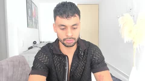 Snapshot of itsgeo1111 chatting on 10/17/25, 06:43 CALL ME GEO online show from 10/17/25, 06:43