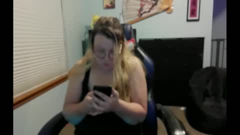 Snapshot of itsglitch222 chatting on 09/15/25, 07:52 Itsglitchh222 online show from 09/15/25, 07:52