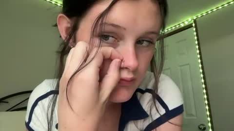Snapshot of itskaylaaa chatting on 06/20/26, 12:25 itsKaylaaa online show from 06/20/26, 12:25