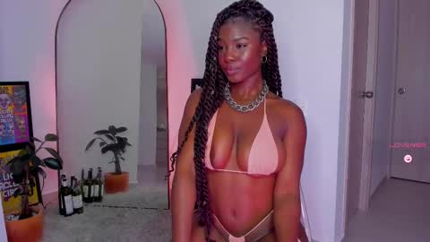 Snapshot of itslau_ chatting on 02/09/25, 08:44 lau online show from 02/09/25, 08:44