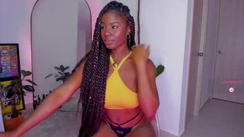 Snapshot of itslau_ chatting on 02/18/25, 06:48 lau online show from 02/18/25, 06:48