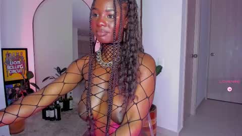 Snapshot of itslau_ chatting on 03/08/25, 05:38 lau online show from 03/08/25, 05:38