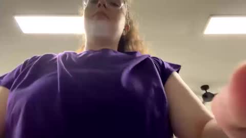 Snapshot of itsmilavoss chatting on 10/15/25, 12:44 Mila Voss online show from 10/15/25, 12:44