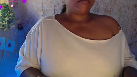 Snapshot of itsmiradesire chatting on 06/15/26, 05:09 Mira online show from 06/15/26, 05:09