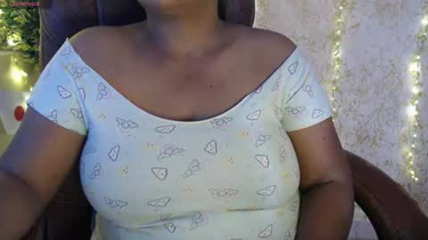 Snapshot of itsmiradesire chatting on 06/30/26, 04:35 Mira online show from 06/30/26, 04:35