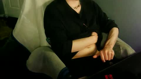 Snapshot of itsnotliam834 chatting on 09/17/25, 01:18 itsnotliam834 online show from 09/17/25, 01:18