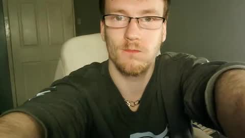 Snapshot of itsnotliam834 chatting on 10/01/25, 02:28 itsnotliam834 online show from 10/01/25, 02:28