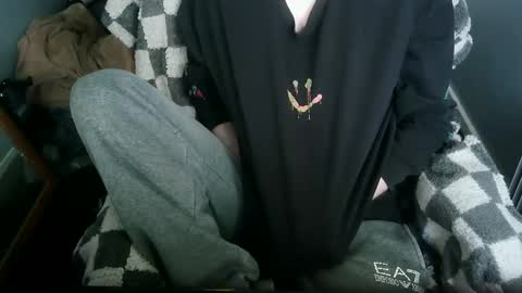 Snapshot of itsnotliam834 chatting on 10/24/25, 12:56 itsnotliam834 online show from 10/24/25, 12:56