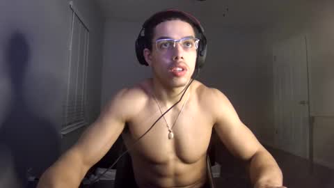 Snapshot of itstarzan chatting on 12/19/24, 04:23 TARZAN online show from 12/19/24, 04:23