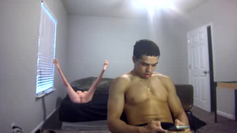 Snapshot of itstarzan chatting on 12/22/24, 08:14 TARZAN online show from 12/22/24, 08:14
