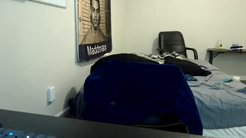 Snapshot of itstarzan chatting on 09/30/25, 01:10 TARZAN online show from 09/30/25, 01:10