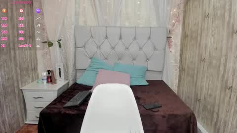 Itsuki N online show from 11/25/25, 01:22