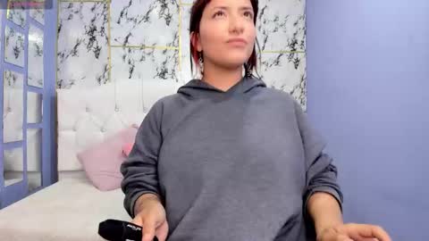 Itsuki N online show from 12/20/25, 01:29