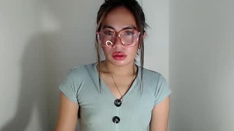 itsurgil_kloeh online show from 11/25/25, 03:06