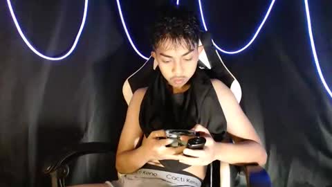 Snapshot of itsyourcummerboy_xx chatting on 04/03/26, 10:02 Kyle online show from 04/03/26, 10:02