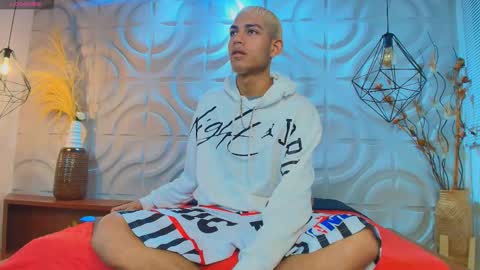 itszairen online show from 03/26/26, 03:23