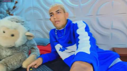 itszairen online show from 03/29/26, 03:17