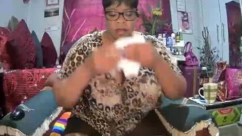 itumeleng74 online show from 09/28/25, 05:35