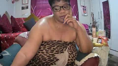 itumeleng74 online show from 10/16/25, 04:35