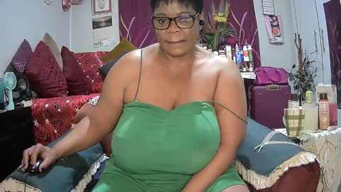 itumeleng74 online show from 10/16/25, 05:36