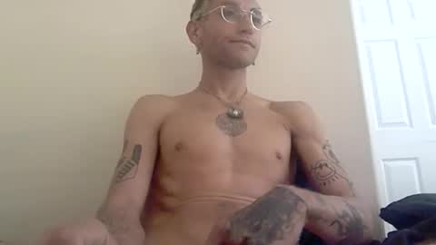 Itz Ocelo online show from 04/27/26, 10:41