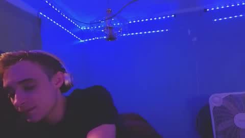 itzd123 online show from 04/12/26, 11:48