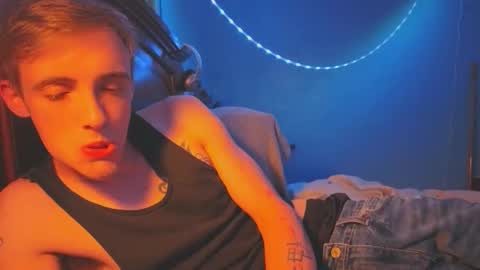 itzd123 online show from 04/25/26, 08:06