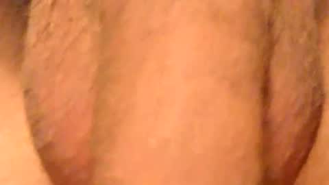 Snapshot of iuuuf2 chatting on 11/16/25, 04:40 Iuuuf2 or Samel online show from 11/16/25, 04:40