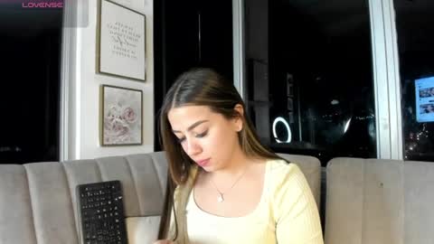 Snapshot of ivanna_west chatting on 06/24/26, 09:52 Ivanna West online show from 06/24/26, 09:52
