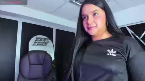 ivannaa18 online show from 09/19/25, 03:41