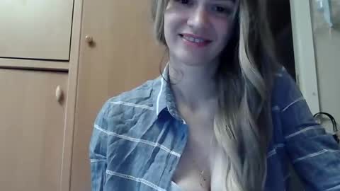 ivetta911 online show from 10/25/25, 01:18