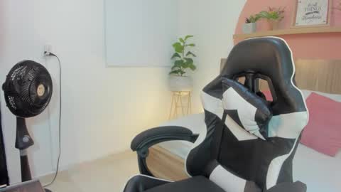 I V E T T E online show from 02/05/26, 12:21