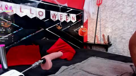 Ivis  online show from 10/31/25, 01:45