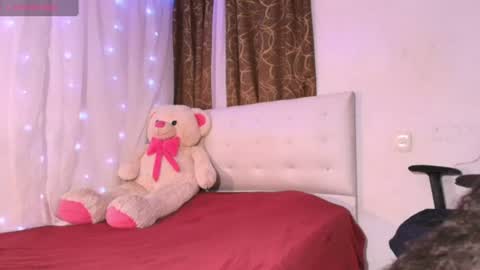 Snapshot of ivonjoness chatting on 06/28/26, 04:40 Ivon Miss Jones online show from 06/28/26, 04:40