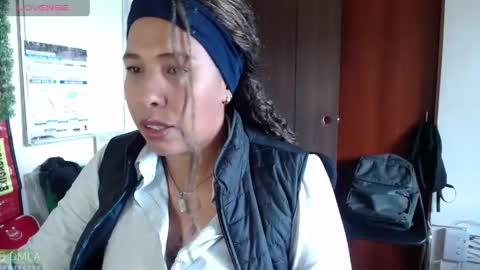 ivonne_collins33 online show from 04/13/26, 03:39