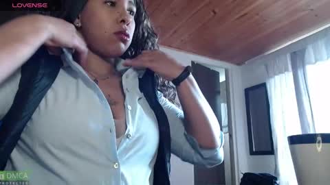 ivonne_collins33 online show from 04/20/26, 01:36