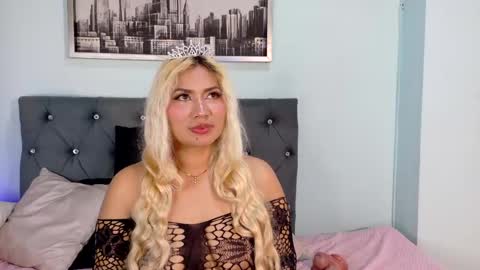 Snapshot of ivonnybon chatting on 05/10/26, 03:12 IvonnyBon online show from 05/10/26, 03:12