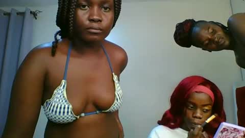 Snapshot of ivory_mae chatting on 07/09/26, 06:12 ivory_mae online show from 07/09/26, 06:12