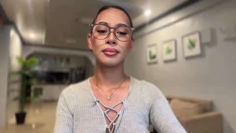 kirstenelsie online show from 10/28/25, 02:04