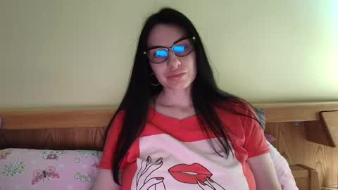 Snapshot of ivoryorchid chatting on 03/06/25, 05:33 Ivory online show from 03/06/25, 05:33