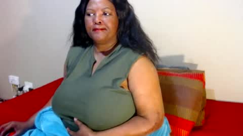 IVORYTITS48 online show from 07/04/26, 06:30