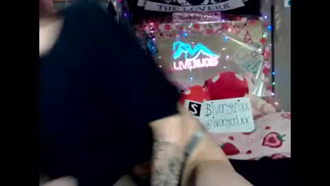 Snapshot of ivorytrixx chatting on 05/31/26, 02:53 ivorytrixx online show from 05/31/26, 02:53