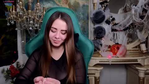 ivorywood_ online show from 11/10/25, 04:28